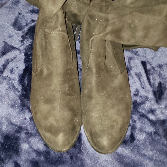 Over the knee boots - Picture 3 of 4